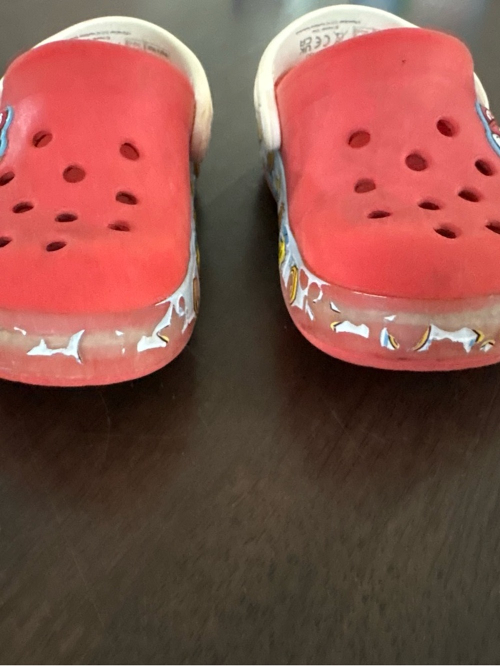 Super Mario Crocs - Picture 3 of 6